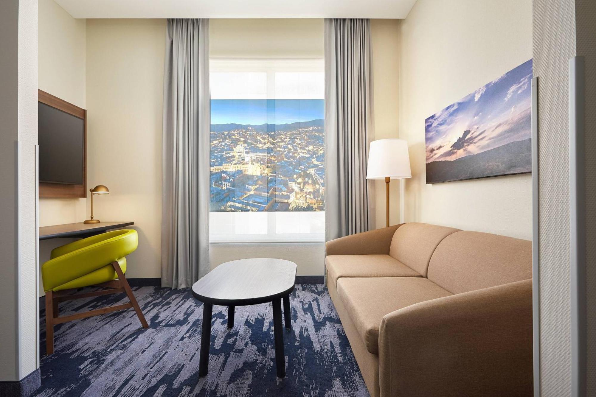 Fairfield Inn & Suites Silao Guanajuato Airport エクステリア 写真