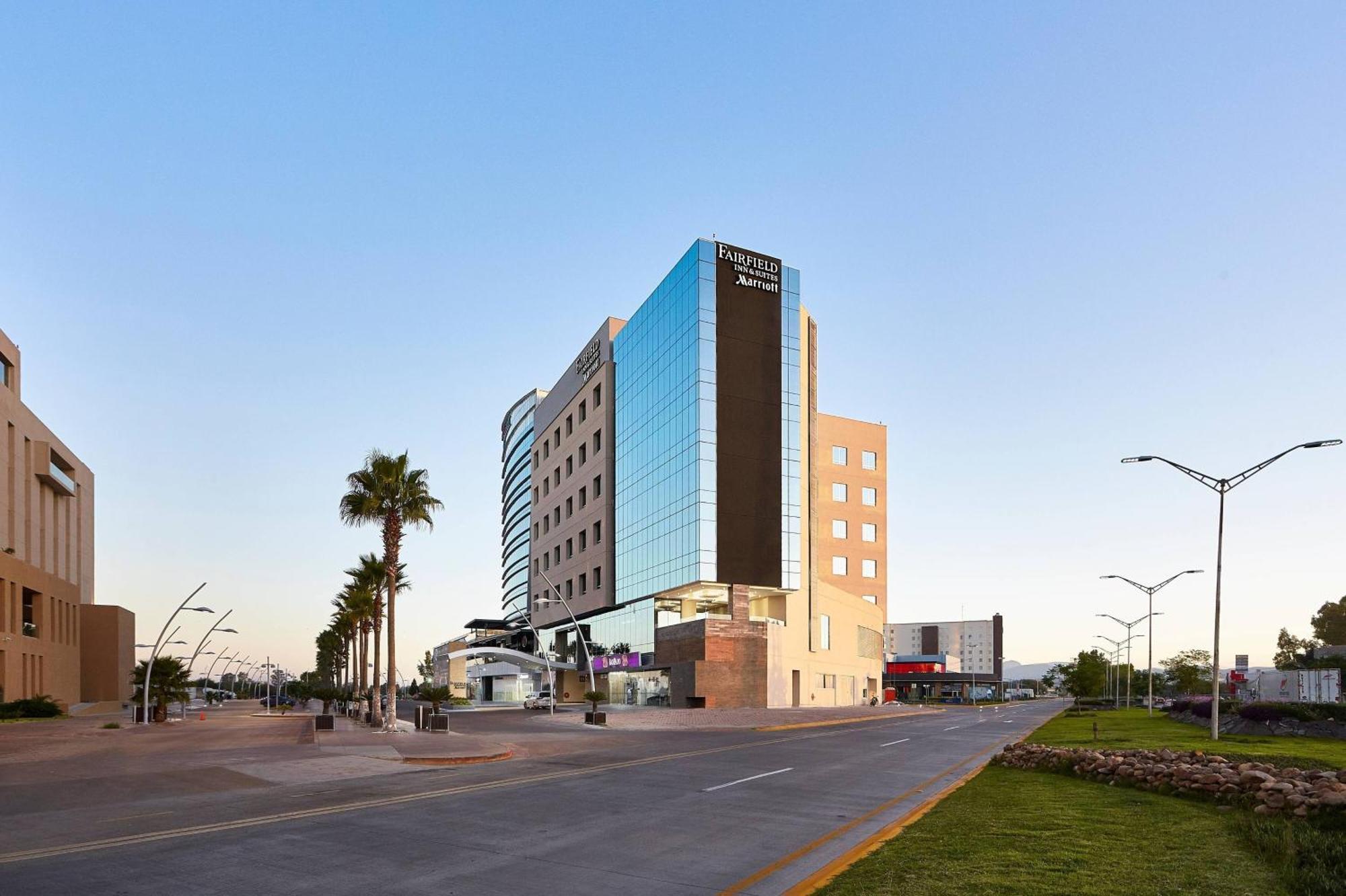 Fairfield Inn & Suites Silao Guanajuato Airport エクステリア 写真